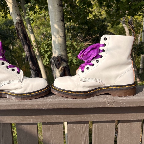 Dr. Martens 1460 Made in England White Leather Boots Size 8 – Worn Once - Picture 1 of 8